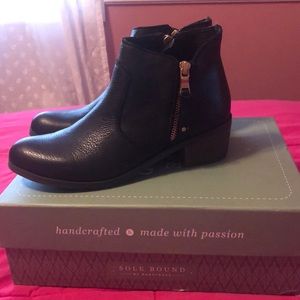 Sole bound boots by BARETRAPS. Size 6M